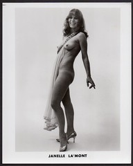 Janelle La’mont BURLESQUE DANCER Orig Photo 8×10 busty leggy stripper SMILING