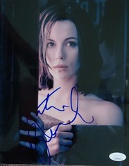 KATE BECKINSALE Actress Hand Signed Autograph JSA COA