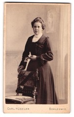 Photograph Carl Hüseler, Schleswig, Stadtweg 147, portrait young lady in Bieder