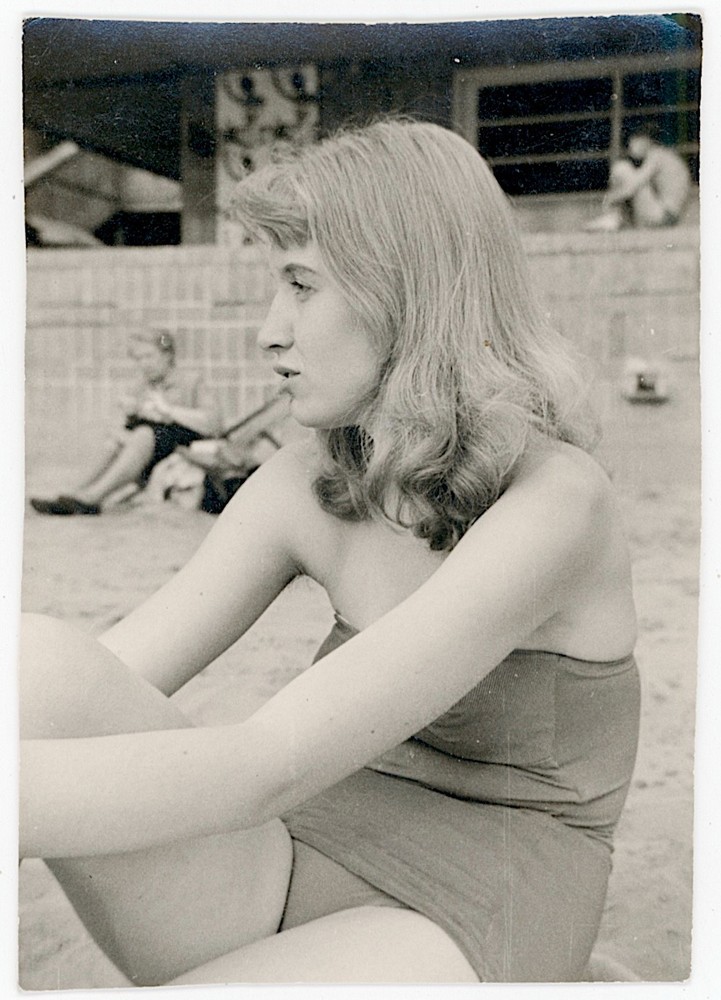 Baden Swimwear Young Pretty Woman Strandbad Wannsee Berlin Vintage c. 1965