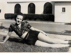 Vintage WW2 / 1940s Pretty Young Confident Woman / Pinup Sexy Legs Photo – #3