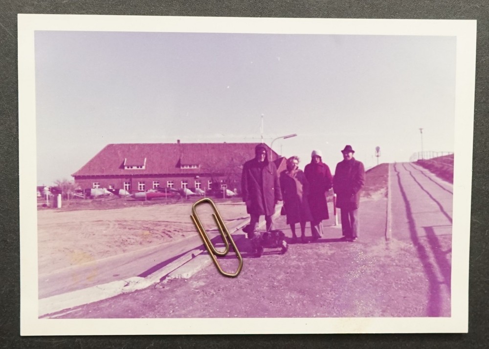 Photo view portrait Büsum fisherman’s house people dike color picture old