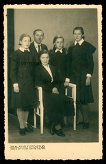 Riga 1930s – Family in Portrait – Latvia – Photo Postcard 9x14cm