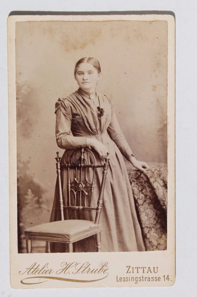 27557 CDV Portrait Photo Woman At Chair Studio H. Strube Zittau Lessingstr. 1890