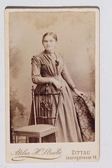 27557 CDV Portrait Photo Woman At Chair Studio H. Strube Zittau Lessingstr. 1890
