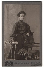 Photograph Bruno Wendsche, Dresden, Leipzigerstr. 58, happy young lady with