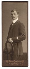 Photography studio Hartmann, Erlangen, young man in suit with tie