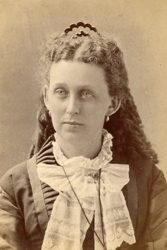 Portrait of a Woman w/ Curly Hair – Conaut – Portland, Maine – 1876 Vintage CDV