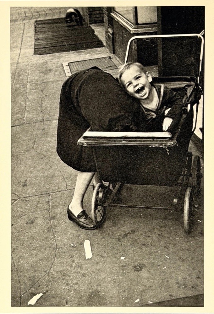 Helen Levitt Art Photo Print Card – New York, 1945 – Fotofolio 4.25”x6”