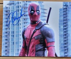 Ryan Reynolds DeadPool 10×8 Original Autographed Signed Photo COA