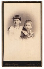 Photograph Hans Torgau, Schwerin i. M., Arsenalstrasse 4, two young children in