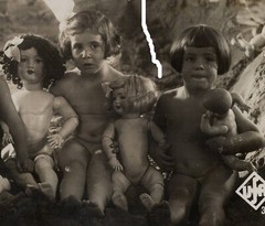 28×21 cm old barite photo boys + girls with their dolls