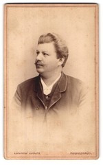 Photography Eduard Lösche, Rudolstadt, Mauer-Strasse 27, portrait fashionably dressed