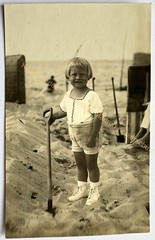 orig. Foto AK Fotografie Kind Kinder um 1930 Mädchen Strand