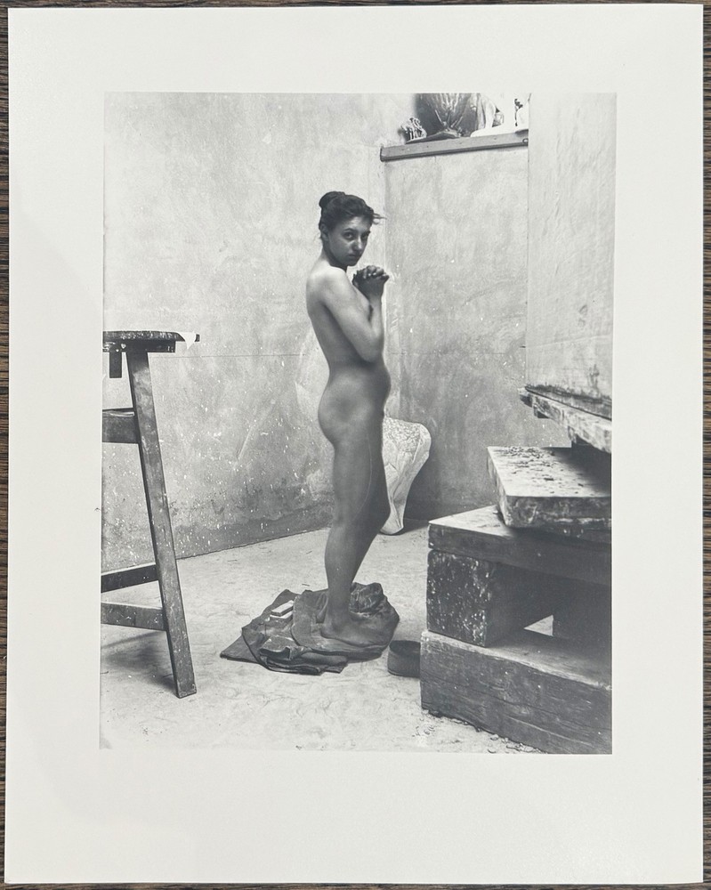 Heinrich Zille, Atelier Gaul standing pose on the side, photograph from the estate
