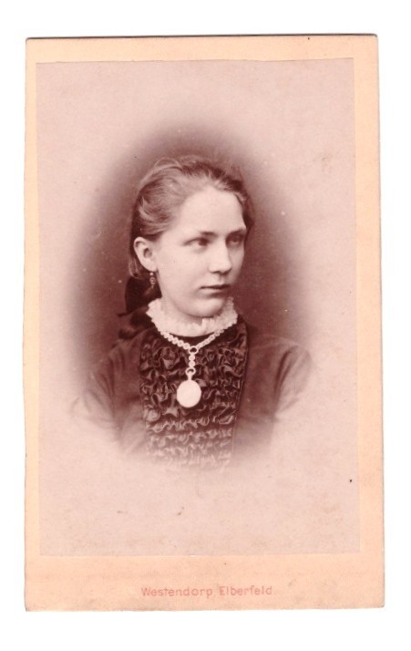 Old CDV photo around 1885, young girl, Elberfeld