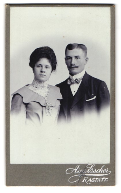 Photograph Aug. Escher, Rastatt, Rossistrasse 4, portrait of an elegantly dressed dress