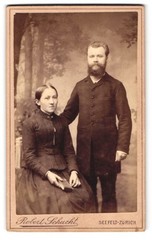 Photograph Robert Schucht, Seefeld-Zurich, Kreuzstraße 40, young couple posie