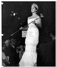 Luz Zuluaga – Miss Universe 1958 from Columbia-Press Photos #1-13 (8″X10″) Rare