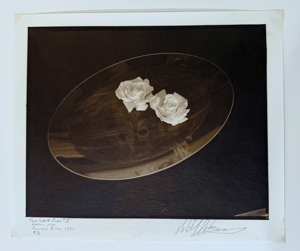 AMERICAN ARTIST ROBERT J. STEINBERG SIGNED DATED PHOTOGRAPH – «TWO WHITE ROSES»