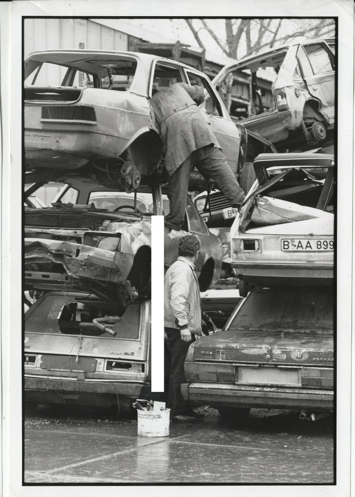 30x20cm original archive photo around 1989 car «junkyard Colt Mercedes VW Golf» photo