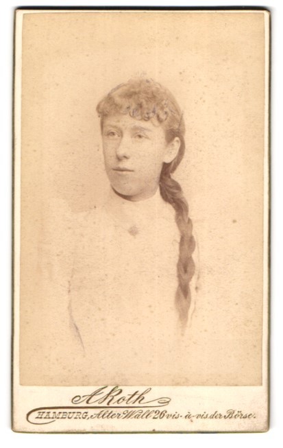 Photograph A. Roth, Hamburg, old wall 26, young lady with braid