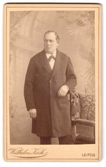 Photograph Wilhelm Koch, Leipzig, Zeitzer Straße 16, portrait of an elegant He
