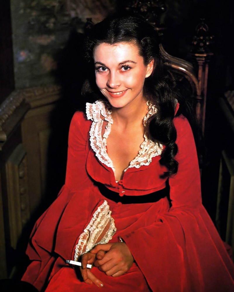 New Photo: Actress Vivien Leigh on the Set of «Gone with the Wind» – 6 Sizes!