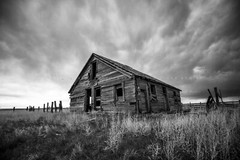 Rustic Photography Print – Black and White Picture of Old Homestead in Colorado