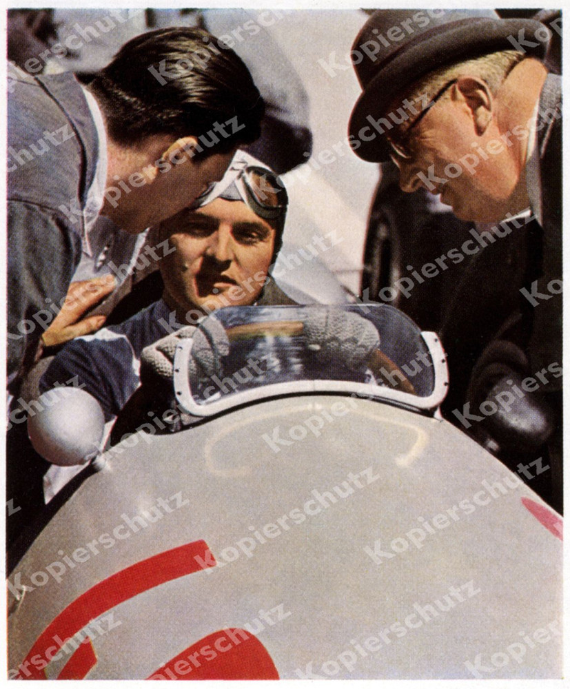 Farbfoto Mercedes Silberpfeile Hermann Lang Rennleiter Neubauer GP Tripolis 1938