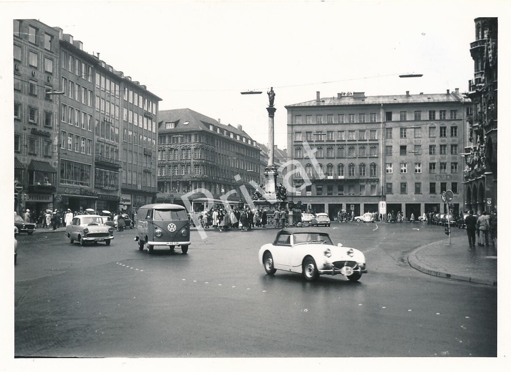 Photo Classic Car Munich Marienplatz Patrona Bavaria K1.84