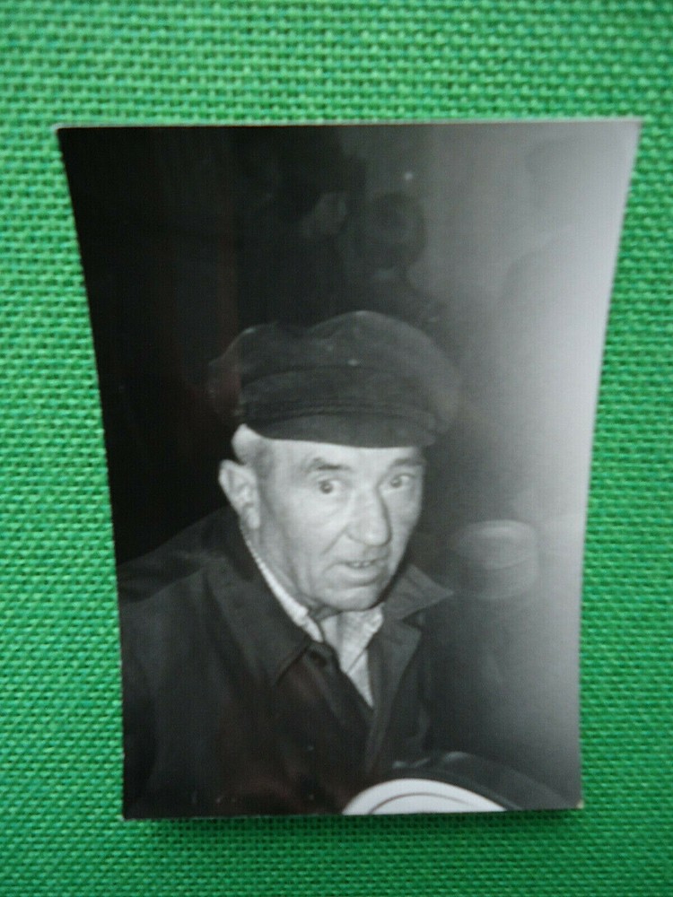 «SCHOOL COUNTRY HOME»: PHOTO, PHOTOGRAPHY, PROFESSIONS, HOME FATHER, MAN, PERSON, CARETAKER!