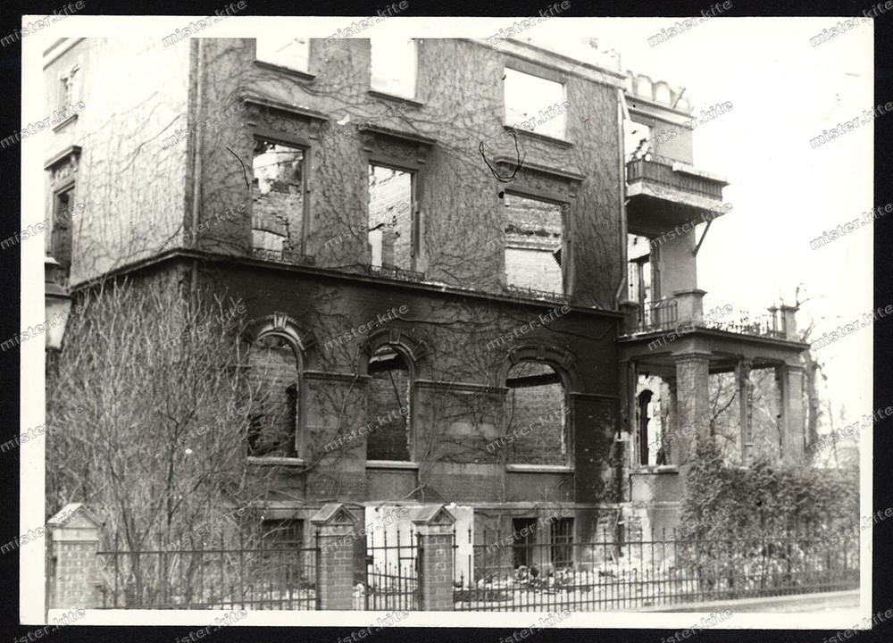 Photo-Lübeck-Buildings-Architecture-War Destruction-Ruins-1940s-154