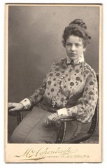 Photograph M. Achenbach, Duisburg, Sonnenwall 24, young lady in blouse and skirt