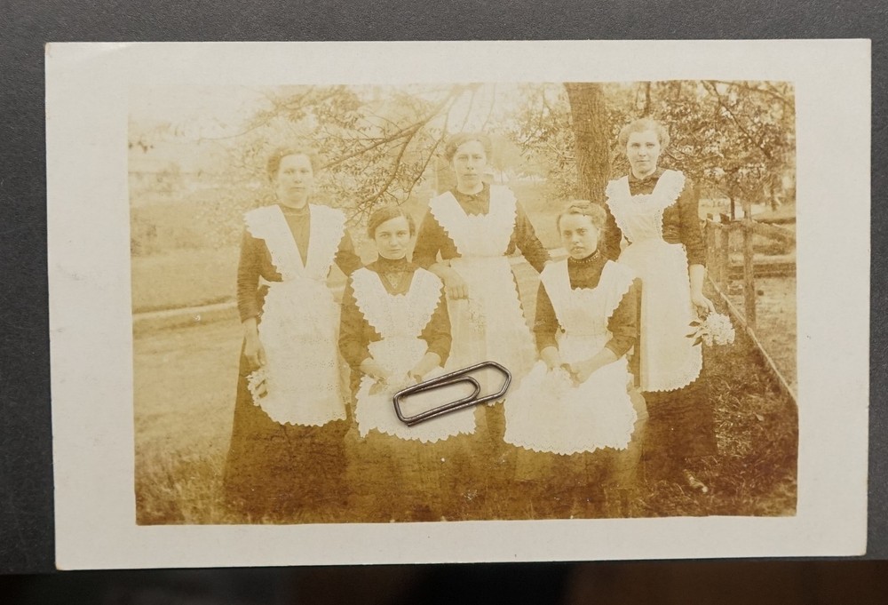 Photo portrait postcard servants housewives girls costume uniform picture old