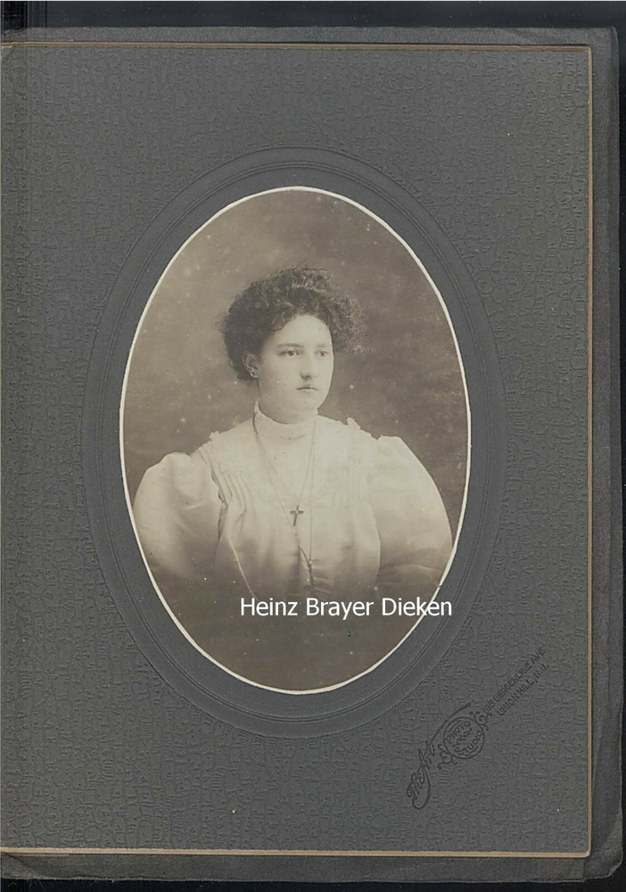 1880, Young Woman in Oval, Black and White, Size: 20 x16 cm, Studio: The Art New Jersey