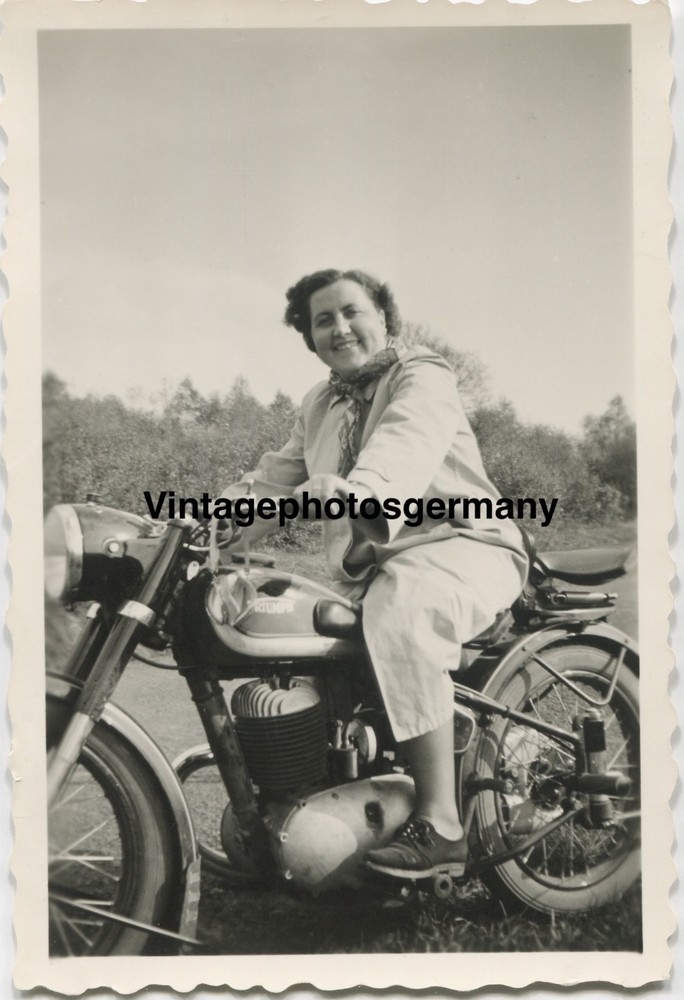 Z3878 Photo 1940s Triumph Motorcycle Vintage Bike Krad Woman
