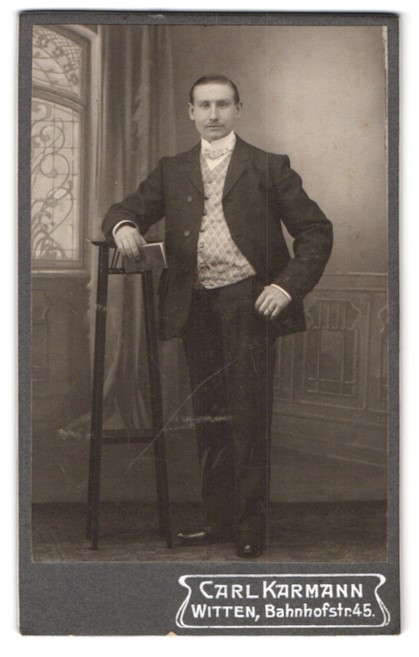 Photograph Carl Karmann, Witten, Bahnhofstraße 45, middle-class gentleman in fine