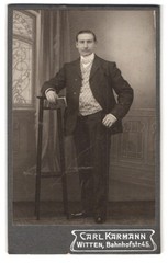 Photograph Carl Karmann, Witten, Bahnhofstraße 45, middle-class gentleman in fine
