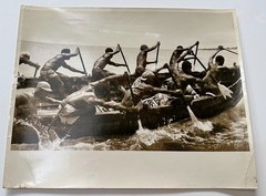 ALFRED EISENSTAEDT Orig. 1950s Photo «Rowing Tribes Unloading Cocoa, Ghana»