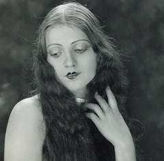 LARGER SIZE, ZIEGFELD FOLLIES Broadway Show, „Princess Heana” dancer w amazing