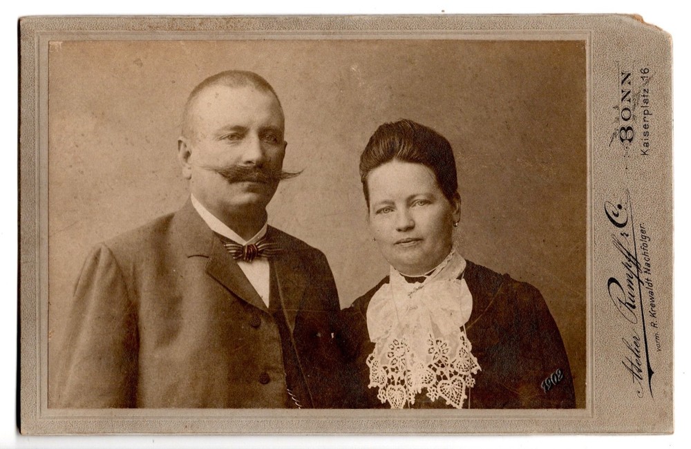 Cabinet Photo Couple Studio Arthur Pumplun Bonn Kaiserplatz around 1902 (256)