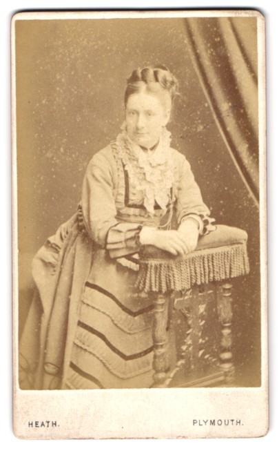 Photograph William Heath, Plymouth, George Street 24, Woman in Elegant Dress