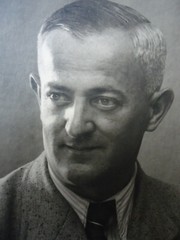 «THEN»: PHOTO, PHOTOGRAPHY, PORTRAIT, ELEGANT GENTLEMAN, MAN, FASHION, PERSON, ERA!