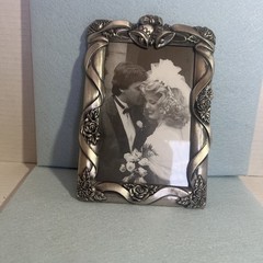 Vintage Royal Limited Silver Tone 4×6 Rose Trellis Album Frame Open Box