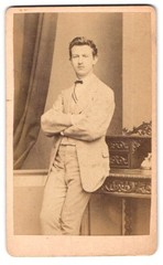 Photograph E. Alpers, Hanover, Langelaube 25, young man in bright suit