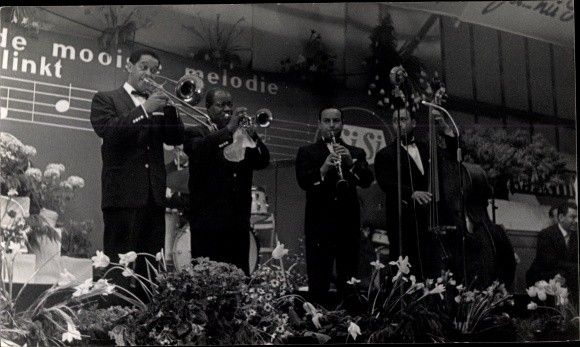 Photo Louis Armstrong All Stars, Jazz Musician, Performance in Amsterdam – 10657925