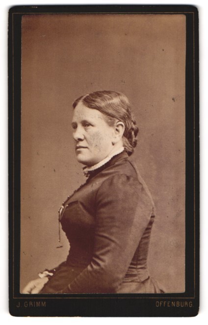 Photograph J. Grimm, Offenburg, Mrs. Fanny Ihl in side profile, 1883