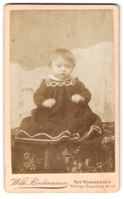 Photograph Wilh. Biedermann, Neu-Weissensee, Königs-Chaussée 33, portrait sweet