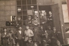 Great old group photo workers 1924 sign?